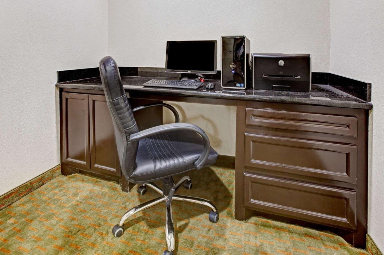 Super 8 By Wyndham Laporte La Porte Ngoại thất bức ảnh