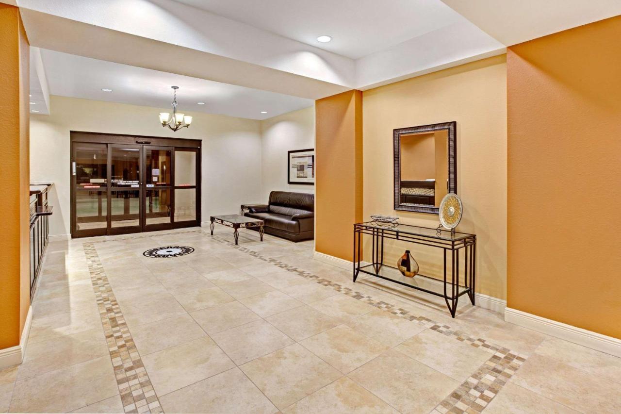 Super 8 By Wyndham Laporte La Porte Ngoại thất bức ảnh